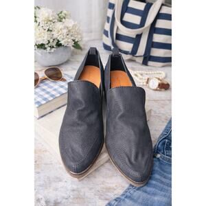 Lucky Brand Black Leather Slip On Shoes Women’s 9M Almond Toe Stacked Heel NWOB